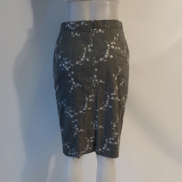 Womens Escada Margaretha Ley Gray White Embroidered Wool Pencil Skirt 40 US/M * - Picture 7 of 8